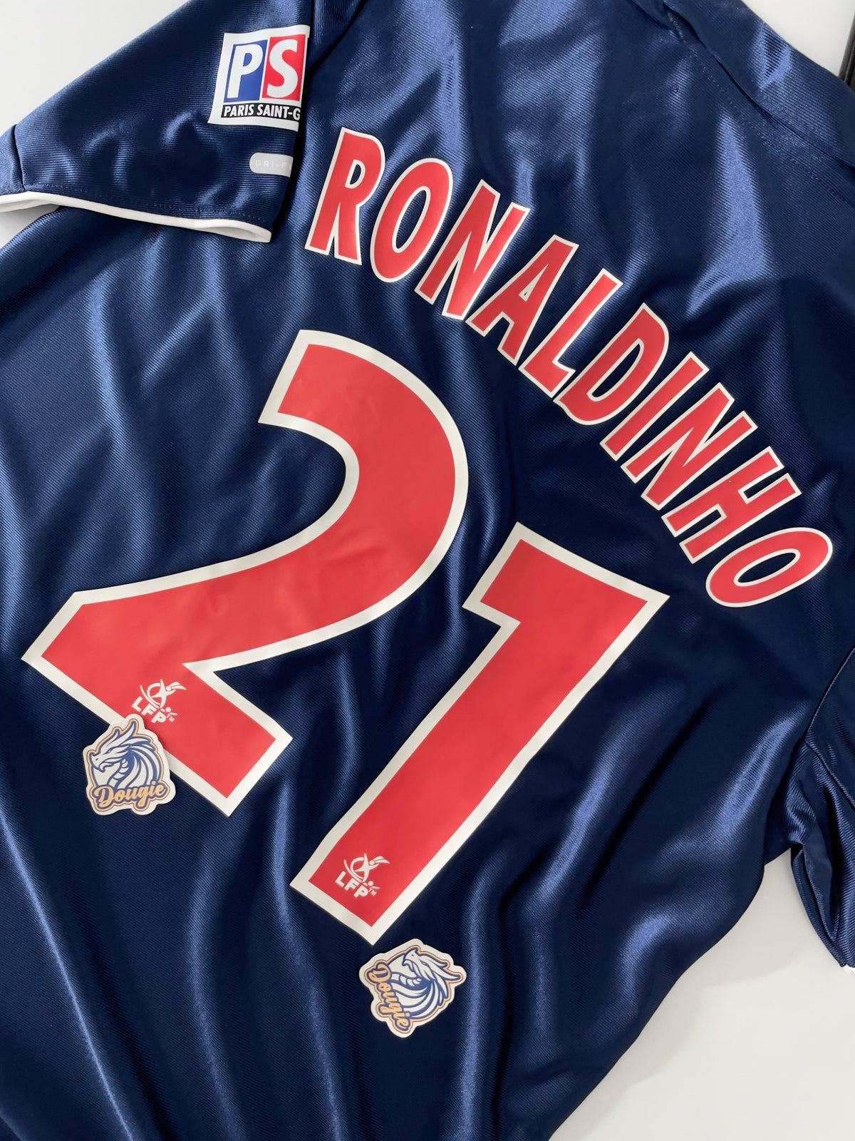 CAMISA RETRÔ PSG I 2001/02 + (RONALDINHO #21)