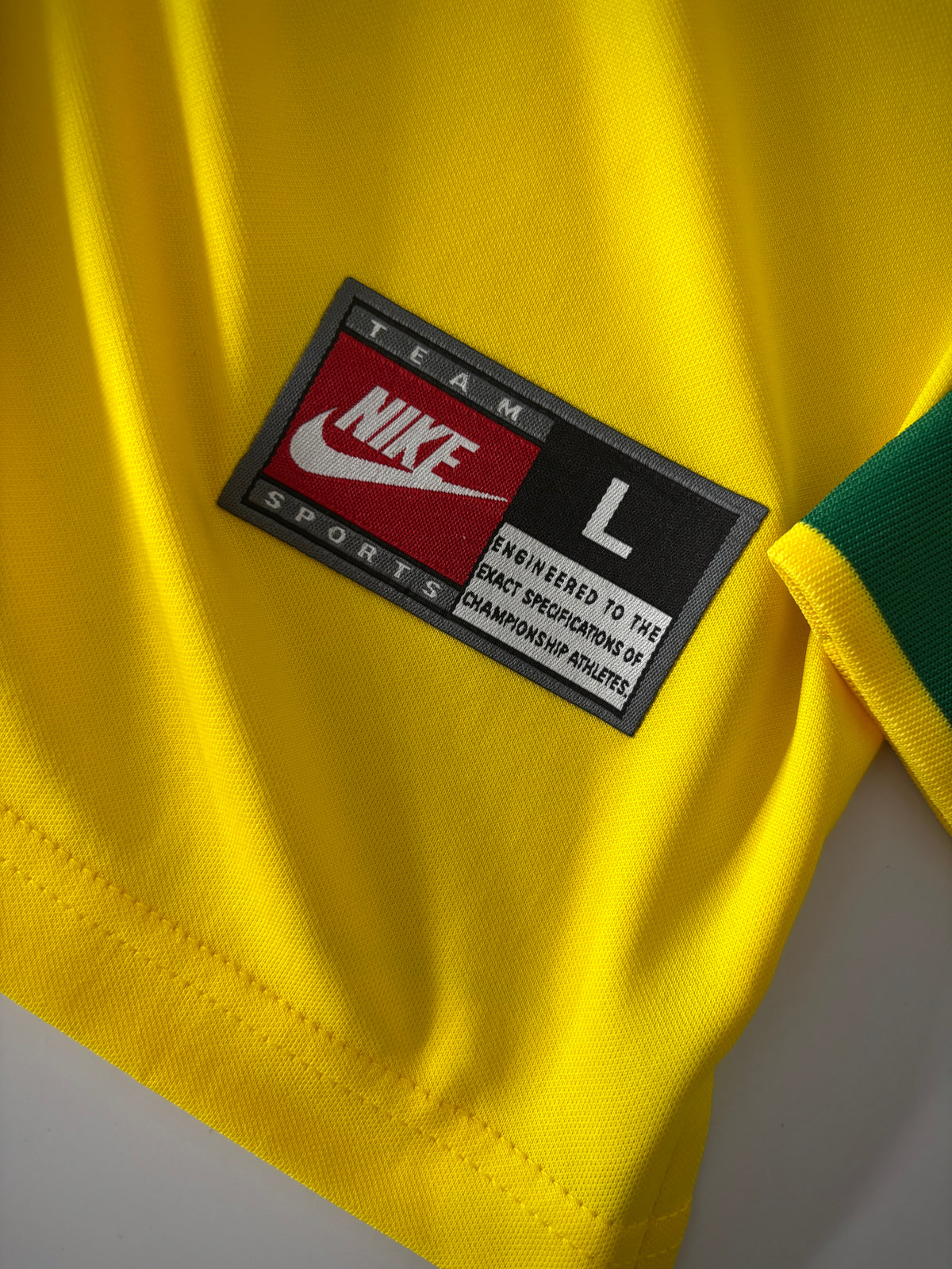 CAMISA RETRÔ MANGA LONGA BRASIL I COPA DO MUNDO 1998