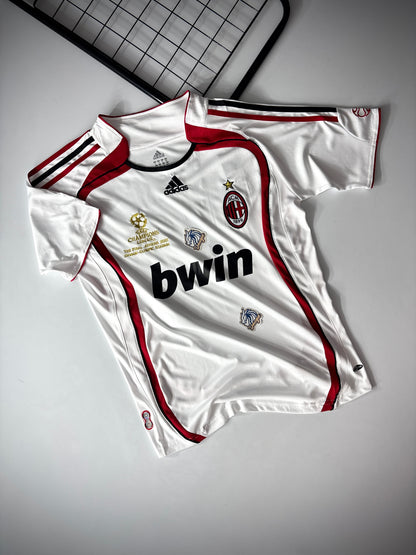CAMISA RETRÔ AC MILAN II 2006/07 + (KAKÁ #22)