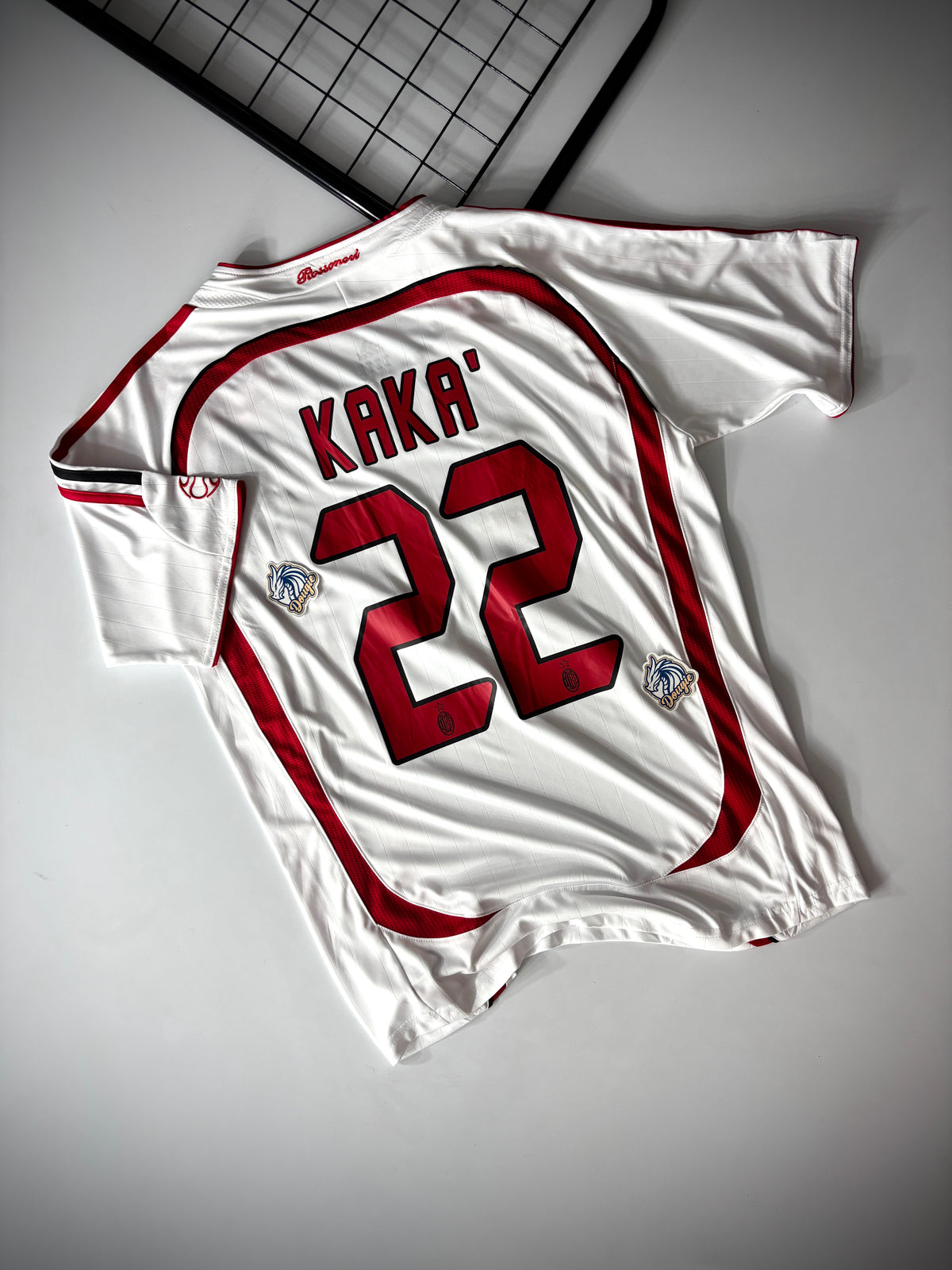 CAMISA RETRÔ AC MILAN II 2006/07 + (KAKÁ #22)